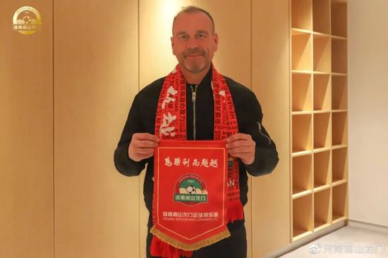 阿爆阿城小说《树王》选自小说集《树王棋王孩子王》，讲述了知青肖疙瘩在云南丛林中所目睹的种种人与事